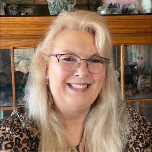 Meet your Posher, Joy